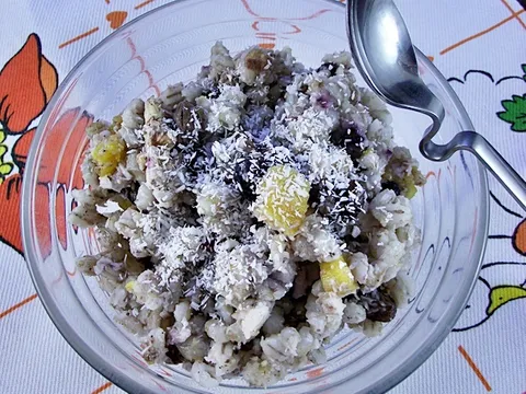 Poslastica sa ječmom i suvim voćem