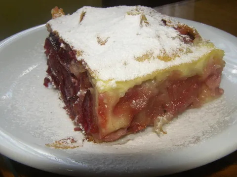 štrudla s trešnjama