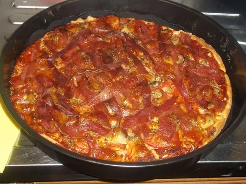 Pizza prosciutto e funghi