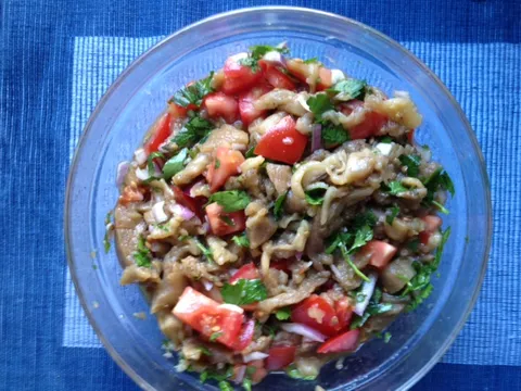 Libanska salata sa pečenim patlidžanom