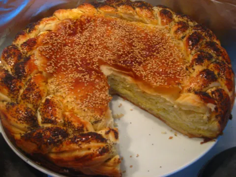 Lisnata pita sa sirom