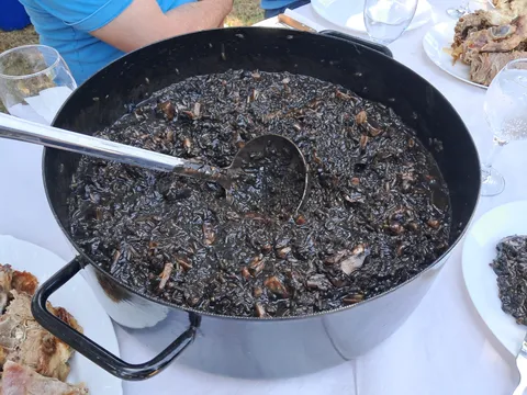 Crni rižot od sipe