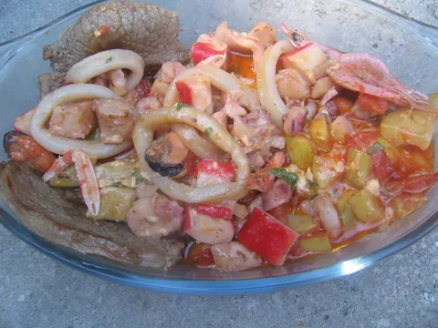Salata od tikvica i plodova mora
