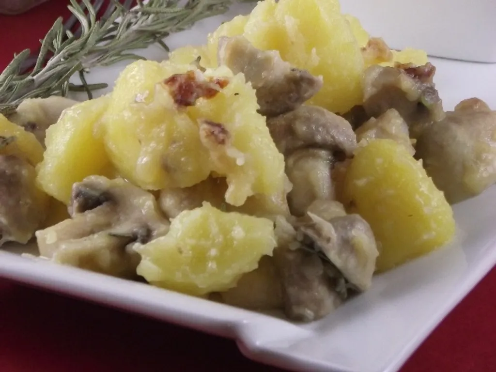 Prilog od krompira i šampinjona