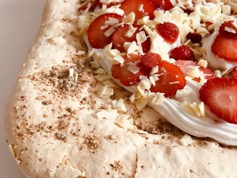 Pavlova  sa ljesnicima