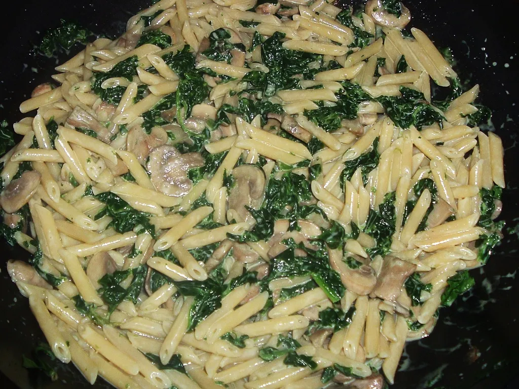 Pasta sa spinatom i sampinjonima