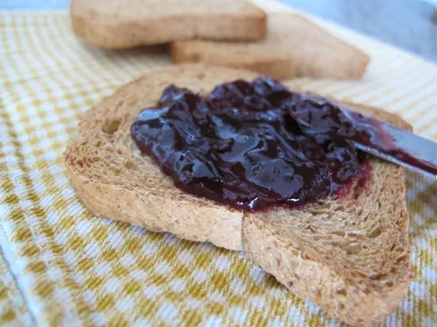 Marmelada od trešanja i metvice