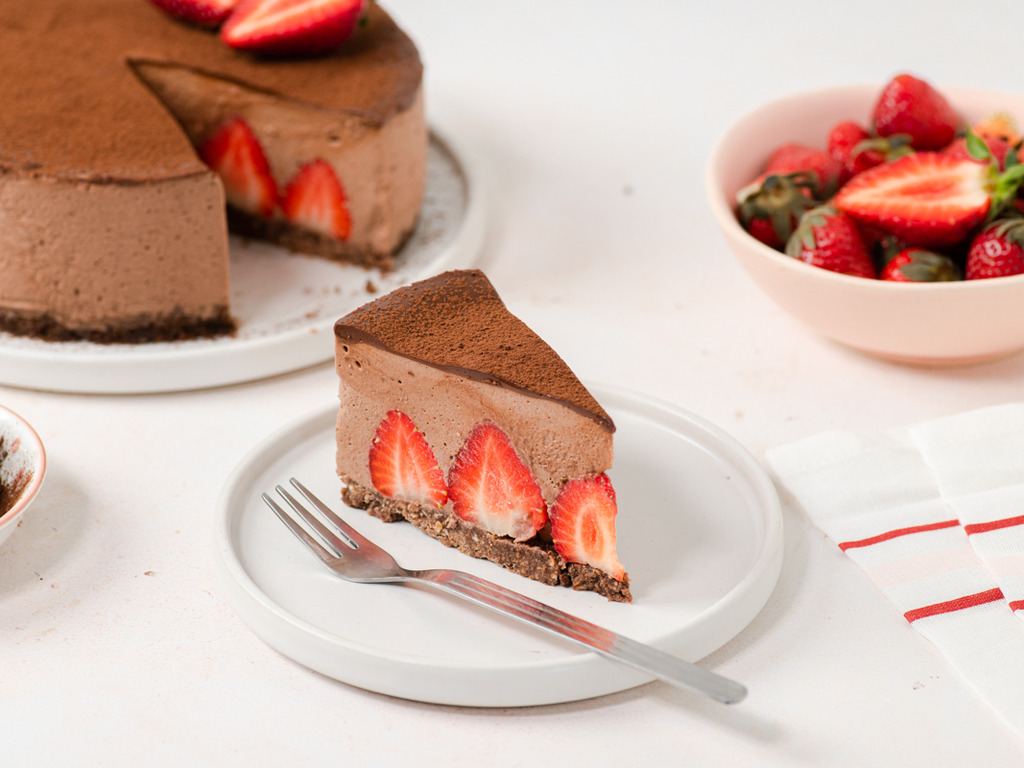 Čokoladna mousse torta s jagodama