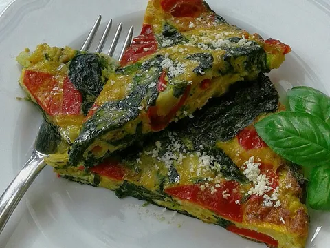 Fritata sa prazilukom,svježom crvenom paprikom i špinatom