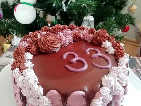 Torta sa ljesnicima i karamelama