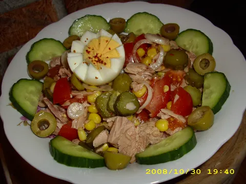 Salata sa tunjevinom