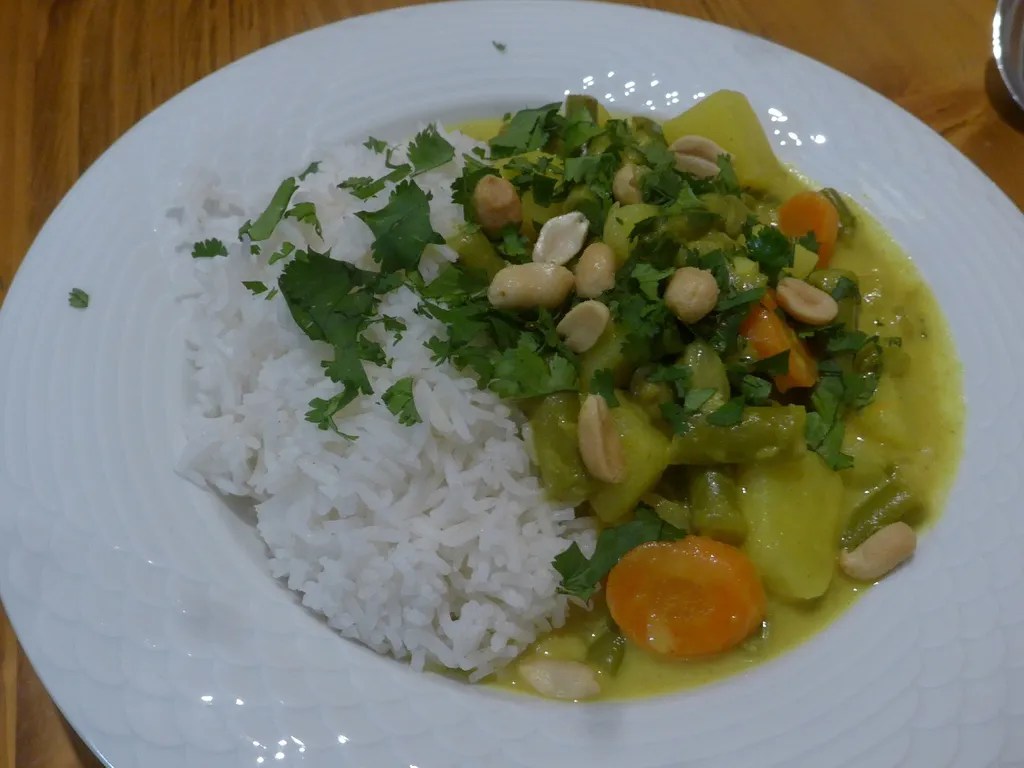 Curry s mahunama i krumpirom