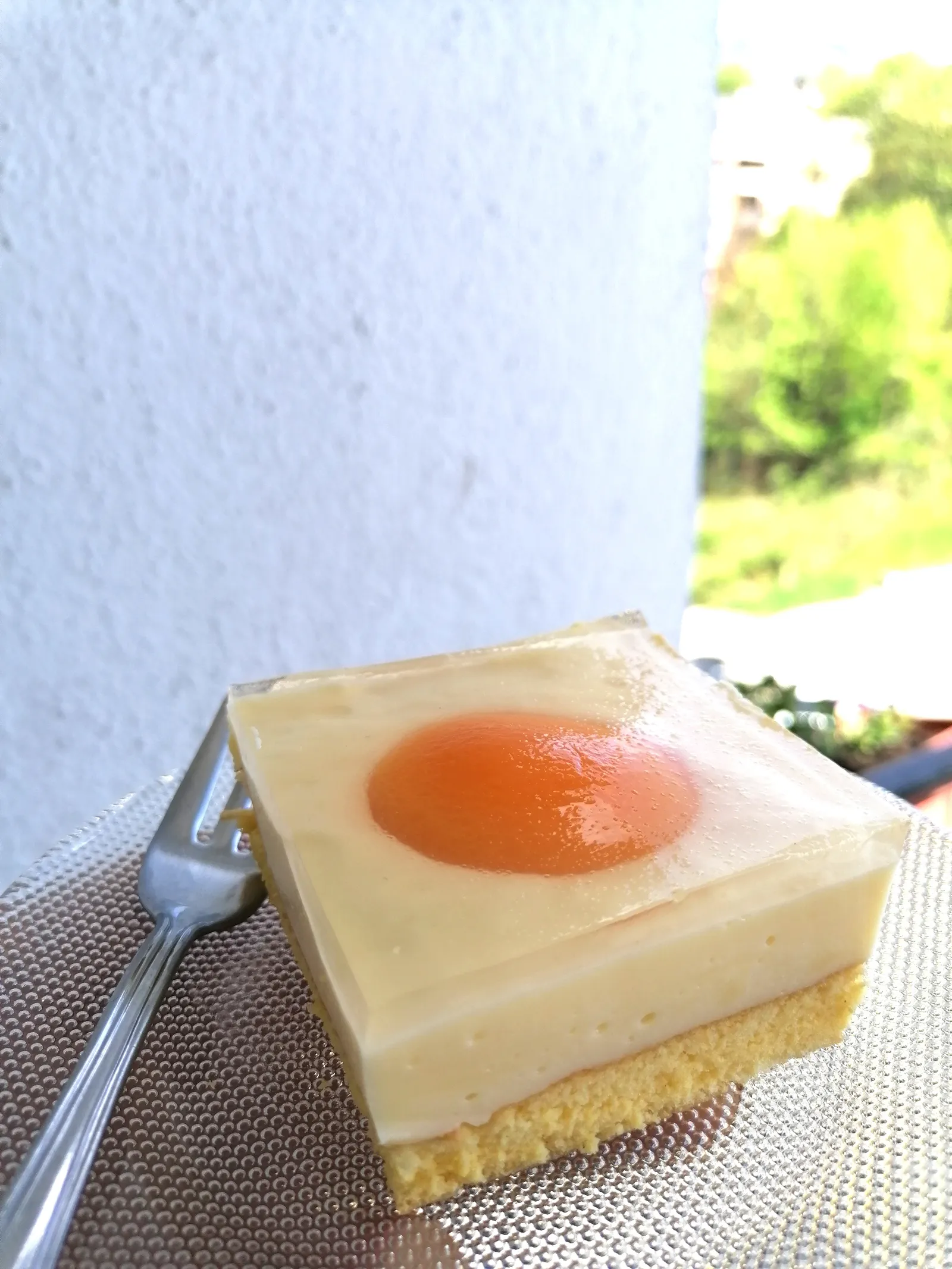 Kolač "jaje na oko" 