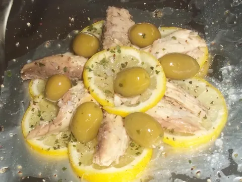 "Kuhano - Marinirana Skuša" u slanom naljevu