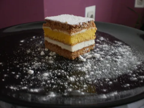MEDENA PITA