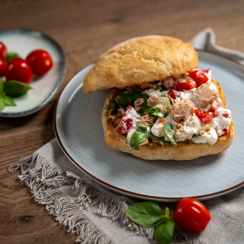 Caprese burrata s tunom