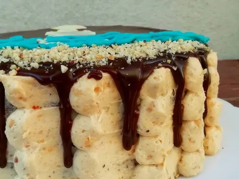 Torta sa ljesnicima i karamelama
