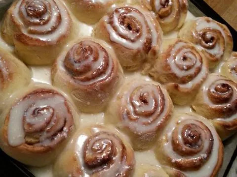 Cinnamon rolls
