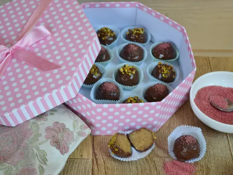 ganache & peanutbutter truffles