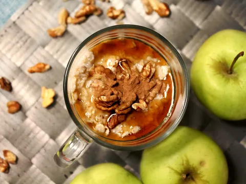 Apple pie oatmeal