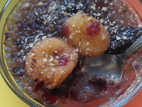 Puding sa suvim voćem