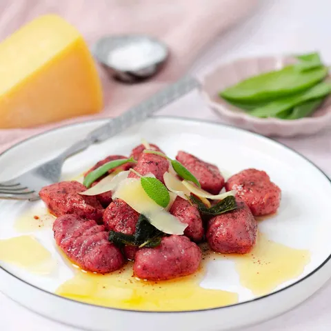 Ružičasti njoki u umaku od kadulje