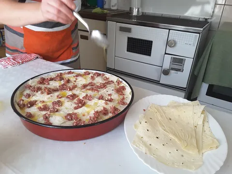 Polagani BUREK - mnogo truda za najbolji burek na svijetu