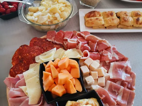 Častim moje ''stare'' Coolke za Matijin 5.ti ročkas