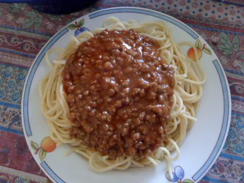 Spaggeti sa bolognese sosom