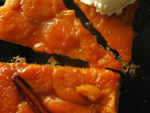 Tarte Tatin sa Kajsijama/Marelicama
