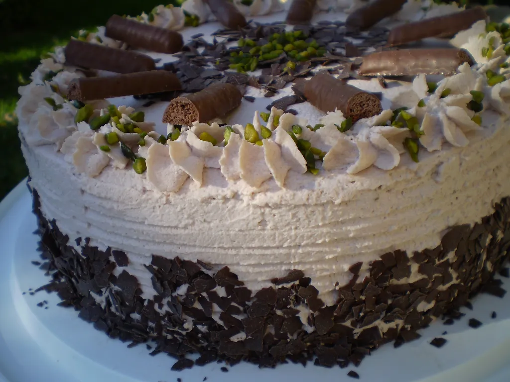 Čokoladna torta s kruškama