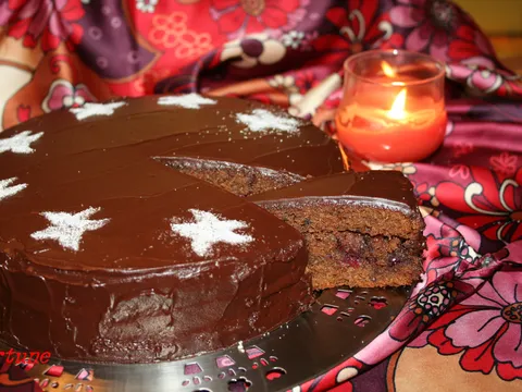 Torta čarobnica od kave i brusnica