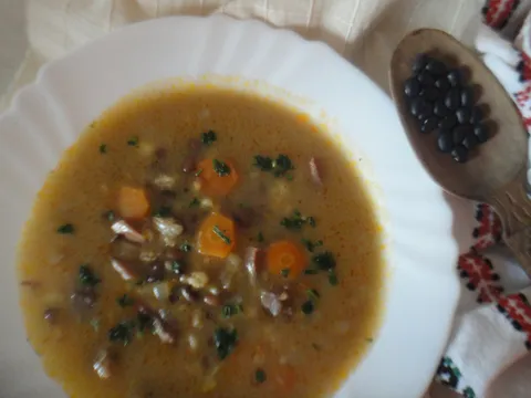 Crni grah s buncekom i ječmom