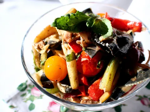 Mediteranska salata sa piletinom