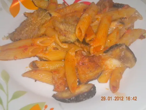 Pasta sa plavim patlidzanom