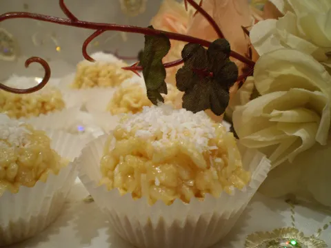 Honey-Coconut Kissess