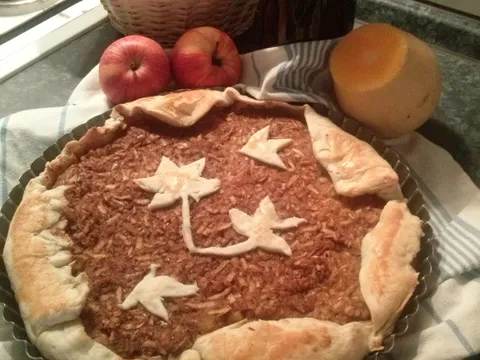Jesenska pita od jabuka, tikve i rogača