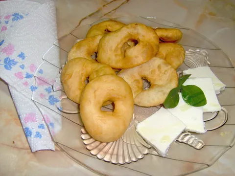 Hrskave krofnice sa sirom