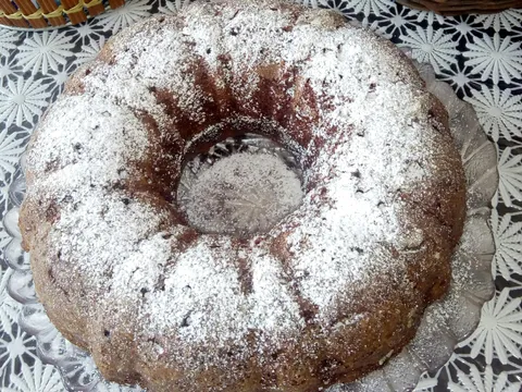 Banana kolač sa orašastim plod.