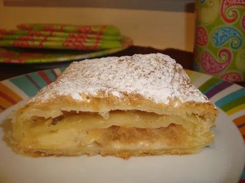 Savijača od vanilije ,bijele čokolade i jabuka