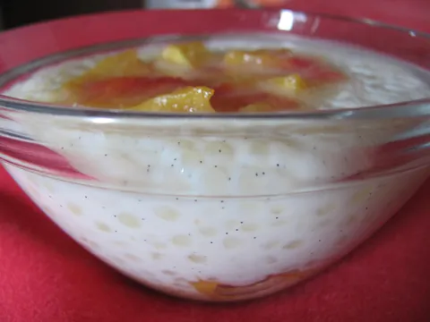 Puding od tapioke s breskvama
