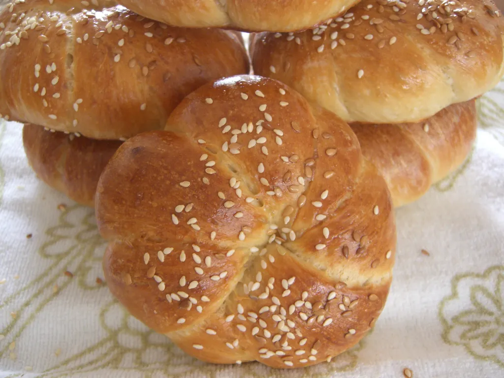 Kajzerice (Kaiser Rolls)