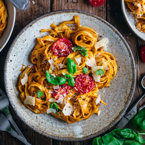 Těstoviny s krémovou omáčkou z dýně