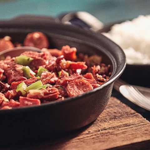 Neworleanské červené fazole s vepřovým kolenem a rýží