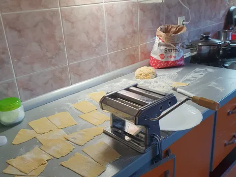 U oripremi, domaci rezanci