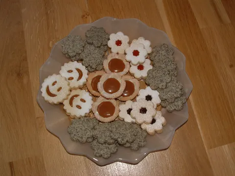 Keksići punjeni karamelom