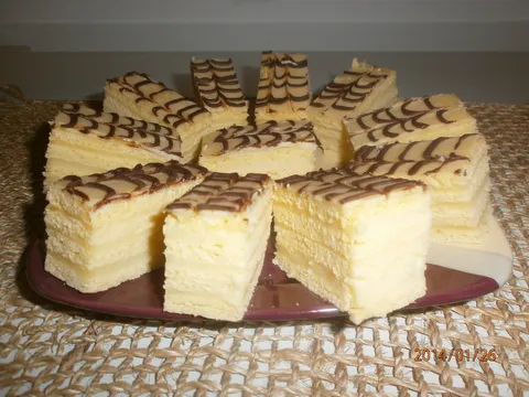 bijela ili citron ili limun pita,kak god...