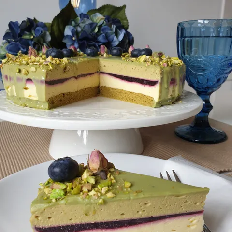 Mousse torta s pistacijama i vanilijom