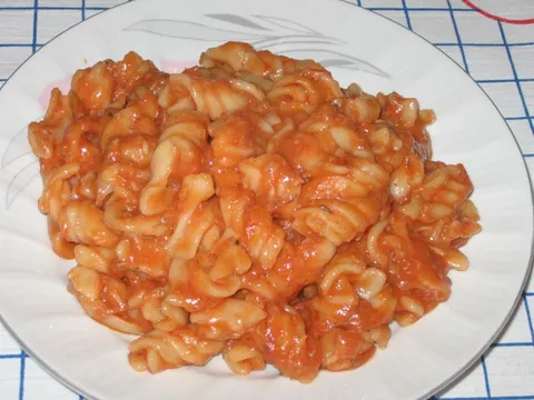 Pasta sa tunjevinom