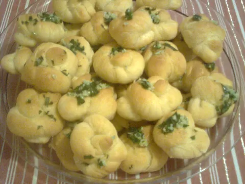 Garlic Knots - čvorovi sa češnjakom